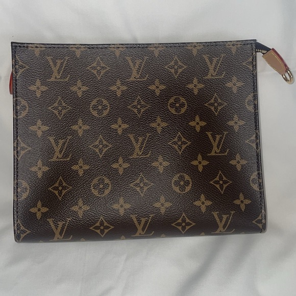 Louis Vuitton Toiletry Pouch on Chain - Picture 11 of 15